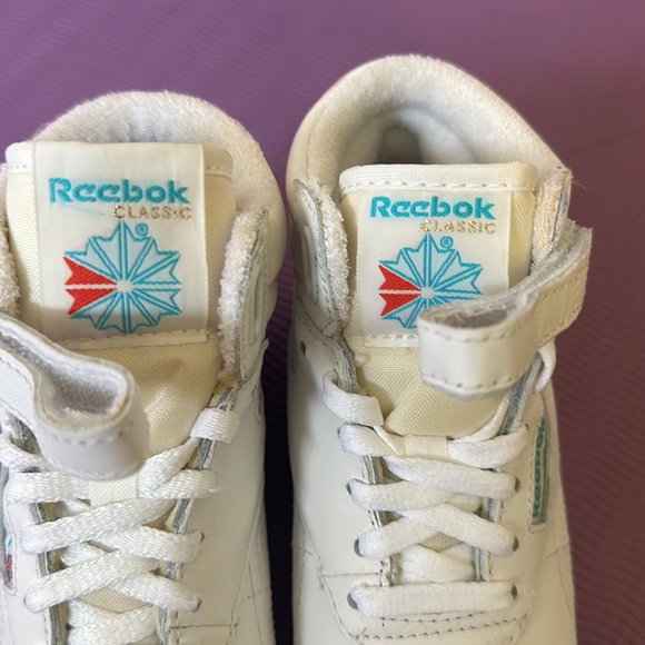 REEBOK KIDS size 12 - Picture 3 of 8